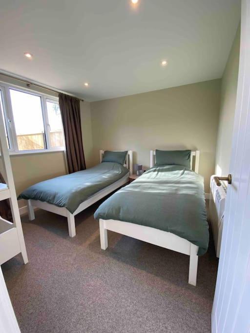 Larks Leaze Lodge, Steeple Ashton, Wiltshire Trowbridge Bagian luar foto